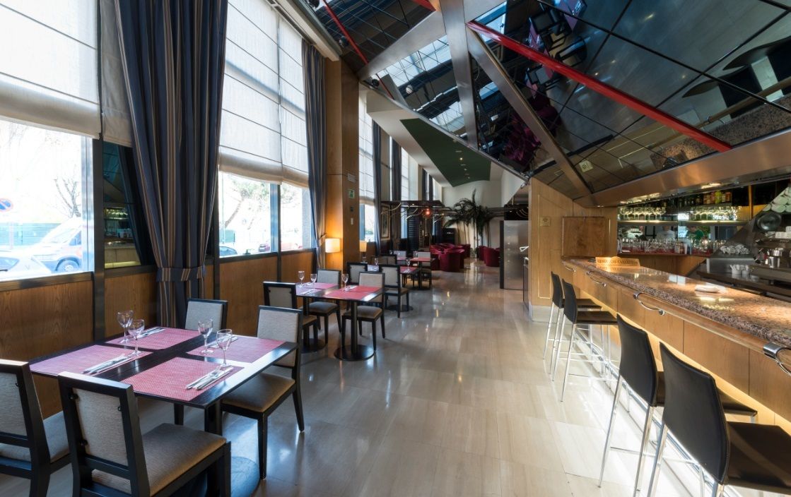 מלון מדריד Crisol Via Castellana מסעדה תמונה